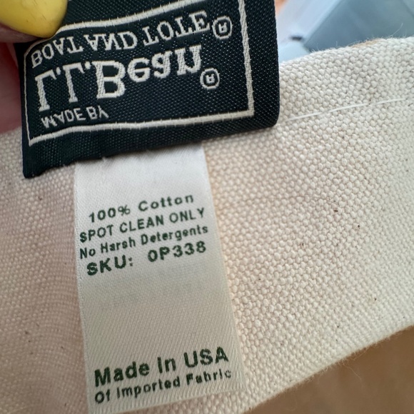 LL Bean Boat and Tote, Open Top , Cream color with Navy Blue Trim - Picture 7 of 8